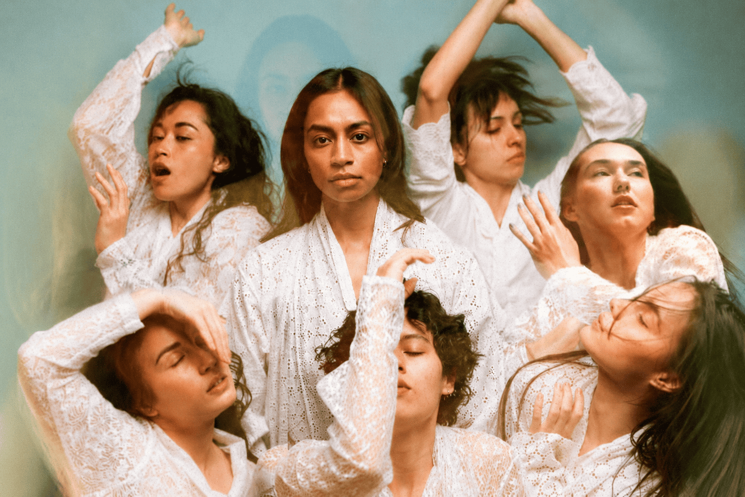 Draagkracht by Cheroney Pelupessy comes to Rotterdam on 4 November and 11 December, exploring Indonesian and Moluccan histories through dance.